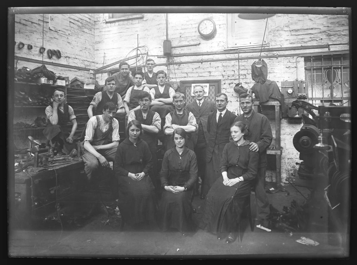 7035 Riggs Shoe Shop and Repair Works Staff 1917 (negative) nc