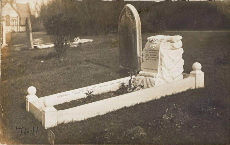 nc 7611 Igal Sidaway and Simeon gravestone 2000
